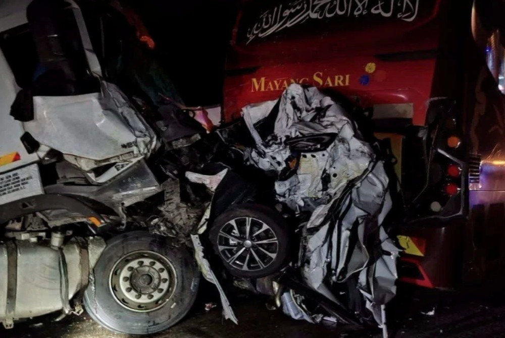 Four killed in 11-vehicle pile-up near Temerloh