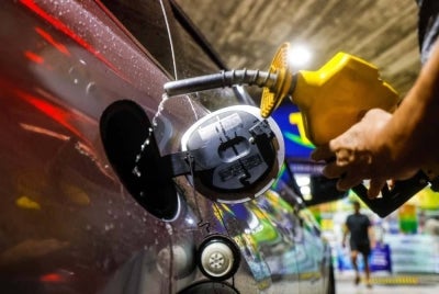 The restoration of the BUDI95 petrol subsidy quota to 300 litres a month from today is expected to provide relief to Malaysians, particularly those who rely heavily on private vehicles for their daily activities. - BERNAMA FILE PIX