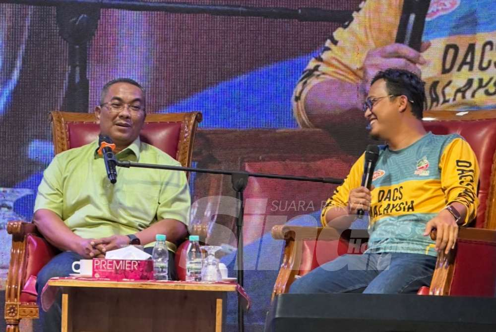 Muhammad Sanusi (left) during the podcast session in Kota Bharu. Foto SINAR HARIAN/ADILA SHARINNI WAHID