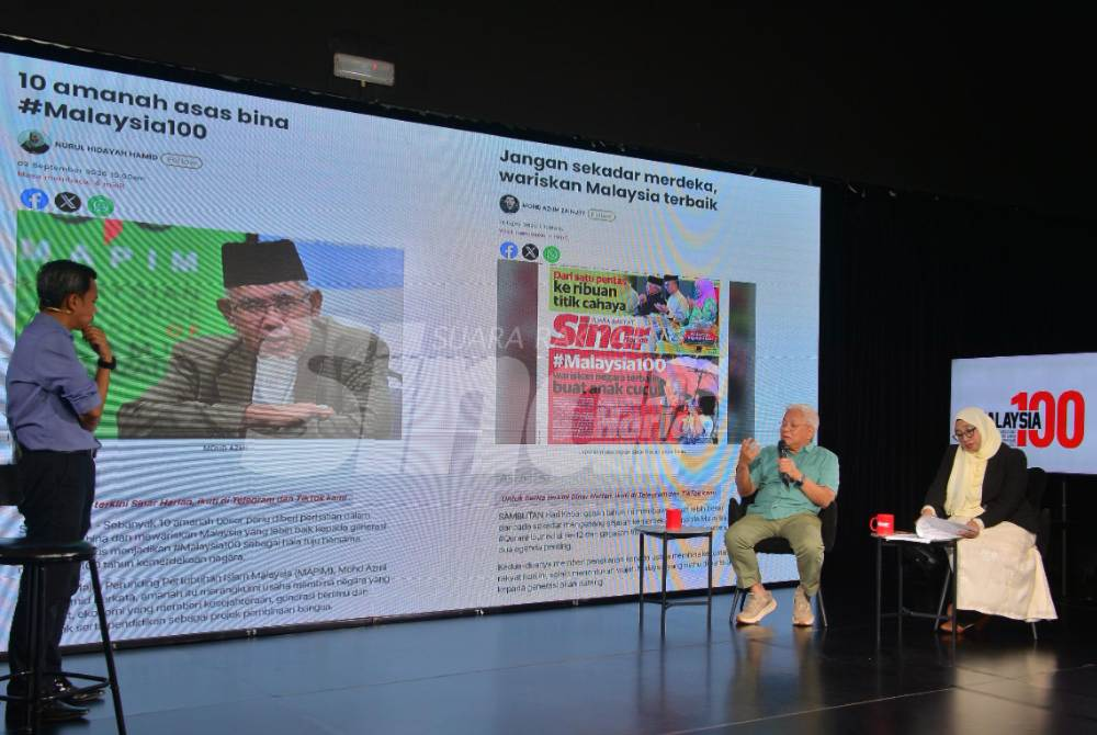 Interviu programme "#Malaysia100 Tahun: Masa Depan Negara Di Tangan Rakyat", hosted by Haizir Othman at Kompleks Karangkraf on Friday.