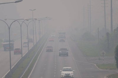 Serian in Sarawak continues to record hazardous-level API readings. - Bernama FILE PIX