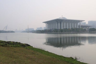 No areas recorded hazardous Air Pollutant Index (API) readings due to haze as of 9am today. Photo for illustrative purposes only - Bernama FILE PIX