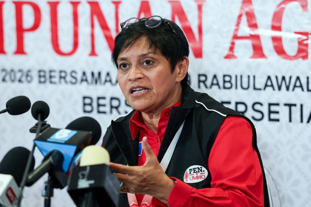 A flood of comments on social media does not necessarily mean they reflect the views of the majority, especially with artificial intelligence (AI) being used to create fake accounts and generate content, says Datuk Seri Azalina Othman Said. Photo by Bernama
