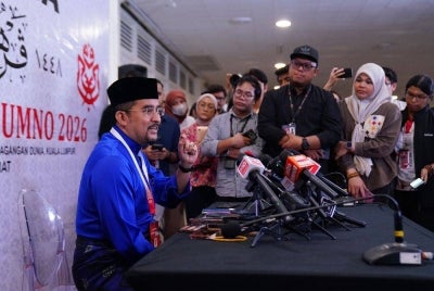 Umno secretary-general Datuk Dr Asyraf Wajdi Dusuki speaks during a press conference at the Umno Annual General Assembly here on Saturday. PHOTO: SINAR / MOHD HALIM ABDUL WAHID