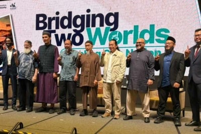 The event explored how fear was manufactured and spread online, how poverty and wealth had become attached to racial stereotypes, how Malaysians had quietly separated themselves through residential patterns and what it meant to live between different racial, cultural and religious worlds.