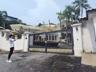 The house arrest granted to Datuk Seri Najib Razak does not mean he is free, as there are prison rules at work and explicit approvals governing his detention, says a former Bar Council chairman. - Photo by SINAR HARIAN
