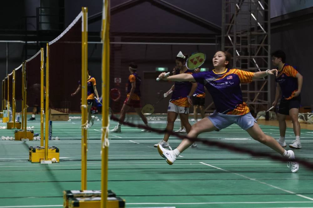 KUALA LUMPUR, Sept 17 -- National badminton players train during a pre-tournament media session in conjunction with the Allianz Malaysia Super 100 2026 at the Academy Badminton Malaysia, Bukit Kiara today.
-- fotoBERNAMA (2026) COPYRIGHT RESERVED