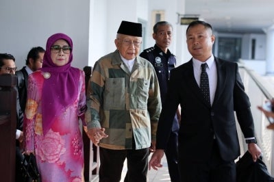 Wawasan chairman Tan Sri Dr Mohd Rais Yatim at the Ayer Keroh Courts Complex to face a charge under the Sedition Act. - Photo by Bernama