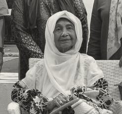 The remains of the late Tun Dr Hasmah Mohd Ali were transported from the National Heart Institute (IJN) at 10:48 am today to her residence in The Mines, Seri Kembangan, Selangor.