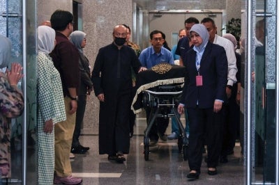 Jenazah prayers for Dr Hasmah will be held after Asar prayers at Masjid As-Syarif, Taman Sungai Besi Indah, Kuala Lumpur, with her remains to be laid to rest at the Presint 20 Muslim Cemetery in Putrajaya. -Bernama PIX