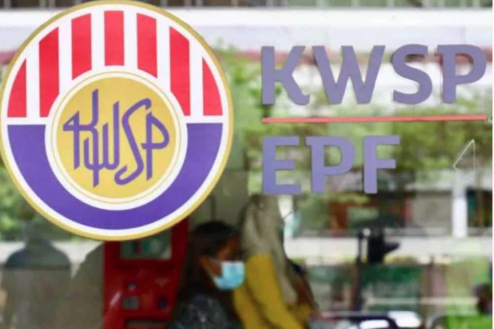 A university researcher suggested that EPF contributors must have at least RM100,000 in savings by the age of 55 to enable them to afford living expenses of RM780 per month after retirement.
