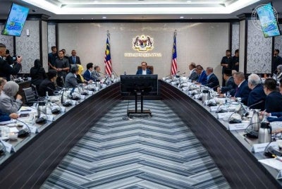 Prime Minister Datuk Seri Anwar Ibrahim chairs the 83rd National Land Council meeting. 