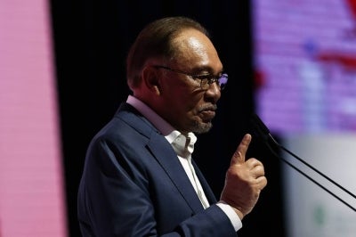 The 2027 Budget, which will be tabled by Prime Minister Datuk Seri Anwar Ibrahim in the Dewan Rakyat this Friday, has been brought forward to 3.30pm. Photo by Bernama