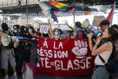 Protesters march on the sidelines of nationwide high school students' blockading action, in Marseille, southern France, on October 5, 2026.(Photo by Miguel MEDINA / AFP)