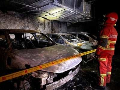 A fire at the basement car park of a shopping mall here on Tuesday is believed to have involved a four-wheel-drive (4WD) vehicle, amid speculation on social media that the incident was linked to an electric vehicle (EV). Photo by Bernama