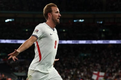 Harry Kane celebrates scoring the team's third goal during the UEFA Nations League match between England and Czech Republic at Wembley Stadium in London on October 6, 2026. (Photo by Adrian Dennis / AFP) 