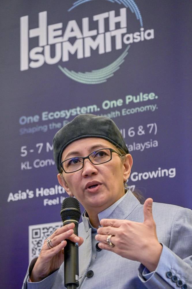 Deputy Health Minister Datuk Hanifah Hajar Taib said monitoring of the three main haze-related illnesses in Johor namely upper respiratory tract infections (URTI), asthma, and conjunctivitis from January to September showed fluctuating trends.