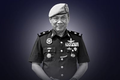 Retired 69 Commando sub-inspector Mohd Dalila Mansor, the first person in Asia to be recognised as an Instructor Examiner by the Rebreather Association of International Divers (RAID), has died. Photo source: Home Minister Datuk Seri Saifuddin Nasution Ismail social media 