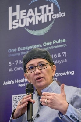 Deputy Health Minister Datuk Hanifah Hajar Taib said monitoring of the three main haze-related illnesses in Johor namely upper respiratory tract infections (URTI), asthma, and conjunctivitis from January to September showed fluctuating trends.
