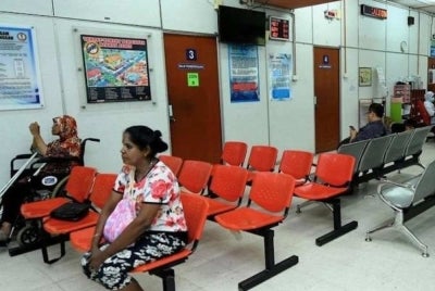 The government will increase the allocation for outsourcing patients to other hospitals to RM200 million under Budget 2027, as part of efforts to shorten waiting times for treatment. - Bernama Photo