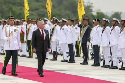 KUALA LUMPUR, Oct 12 -- Jordan’s King Abdullah II inspects the guard of honour during the State Welcoming Ceremony at Istana Negara today.
-- fotoBERNAMA (2026) COPYRIGHT RESERVED