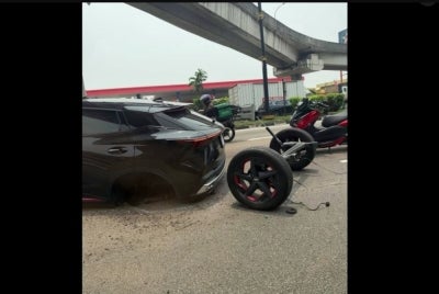 Earlier, videos and photographs circulated on social media showing the rear axle of a Chery Omoda 5 detaching while the vehicle was moving on the road. - Photo: Social media