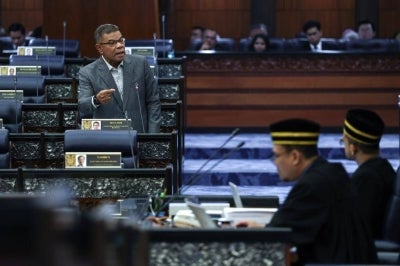 Home Minister Datuk Seri Saifuddin Nasution Ismail said the government was compiling a comprehensive database of refugees in Malaysia, including profiles of about 225,000 people reported to be in the country by the United Nations High Commissioner for Refugees (UNHCR). -Bernama Photo