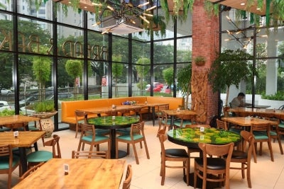 More than simply a place for a quick meal, it offers a relaxed environment suited to different occasions — from breakfast and leisurely lunches to family meals, casual dinners or catching up with friends over good food.