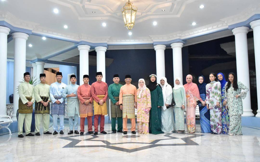 Tengku Ampuan Pahang Tunku Azizah Aminah Maimunah Iskandariah firmly believes busana Melayu belongs alongside Bahasa Melayu as an expression of identity, through the words we speak and the clothes we have inherited.