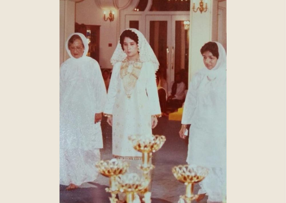 “In the world I grew up in, we understood which attire suited each occasion. The shorter baju Kedah was familiar as comfortable, informal clothing for home and daily life. For formal functions, we wore the flowing lines of the baju kurung labuh or kebaya labuh.”