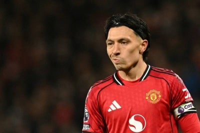 Manchester United's Argentinian defender #06 Lisandro Martinez. (Photo by Oli SCARFF / AFP)