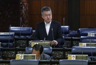 Deputy Finance Minister Liew Chin Tong says M40 earners can appeal to have their eligibility reassessed based on their current financial circumstances. He was speaking during Question Time in the Dewan Rakyat. -Bernama Photo
