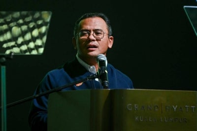 Selangor Menteri Besar Datuk Seri Amirudin Shari - Photo by Bernama