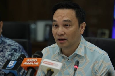 National Cyber Security Agency (NACSA) chief executive Dr Megat Zuhairy Megat at a briefing on current national security issues in Cyberjaya, today. - Photo by Bernama