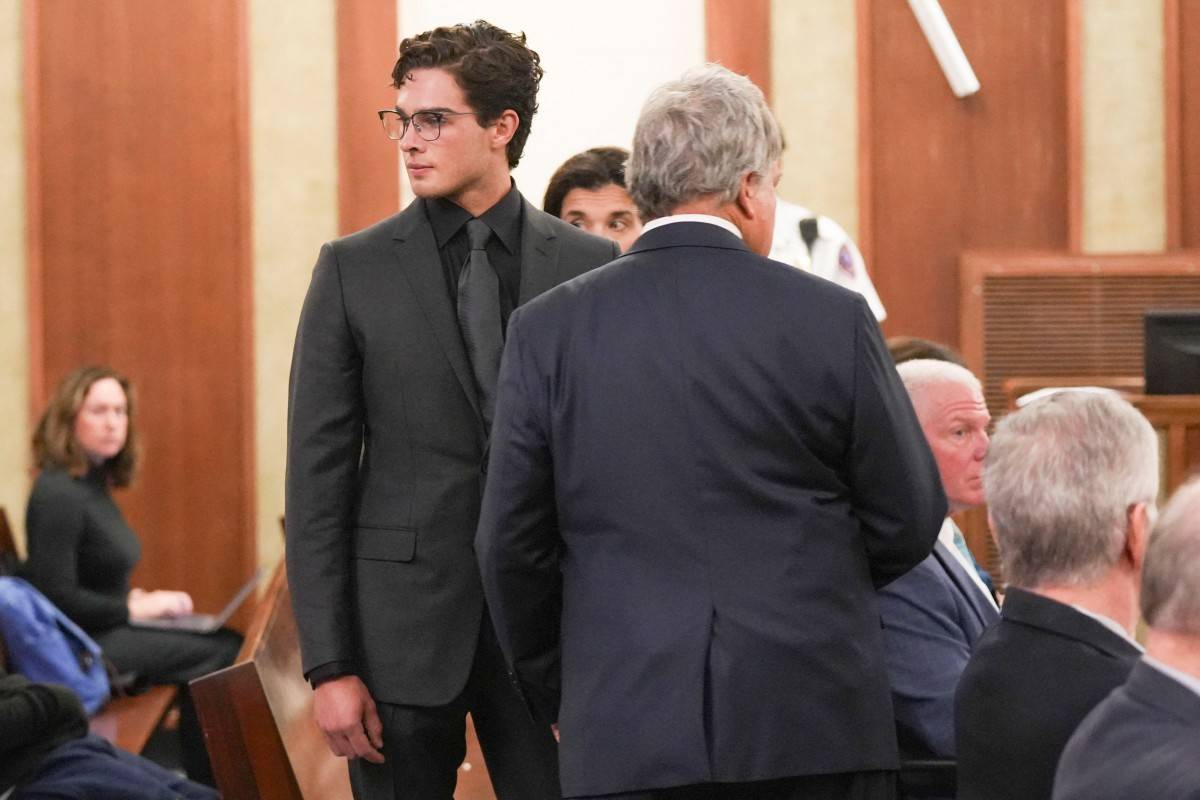 ORLEANS, MASSACHUSETTS - OCTOBER 22: Braden Peters appears for his arraignment on rape charges in Orleans District Court on October 22, 2026 in Orleans, Massachusetts. 20-year-old internet personality and livestreamer Braden Peters, better known online as "Clavicular", appeared in court today to be formally arraigned on felony counts of rape and drugging a person for sexual intercourse, along with procuring liquor for a minor, allegations he has denied. Merrily Cassidy-Pool/Getty Images/AFP (Photo by POOL / GETTY IMAGES NORTH AMERICA / Getty Images via AFP)