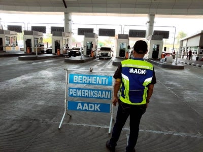 victims are usually approached through social media, acquaintances, or trusted individuals, including those in debt or facing financial problems. Photo by Bernama