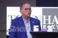Wan Rosdy at the Sinar Harian Town Hall Rakyat programme in Kuala Lipis on Monday.
