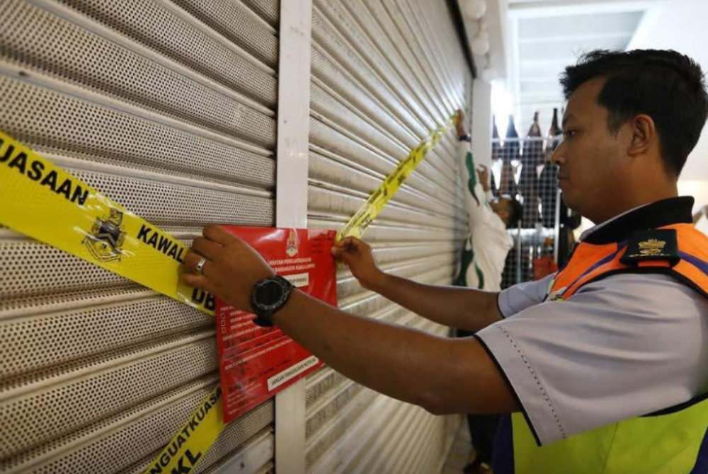 The takeover of local businesses by foreign nationals is an issue that cannot be taken lightly, as it not only violates licensing conditions but also undermines local traders' opportunities to earn a legitimate living. - File photo