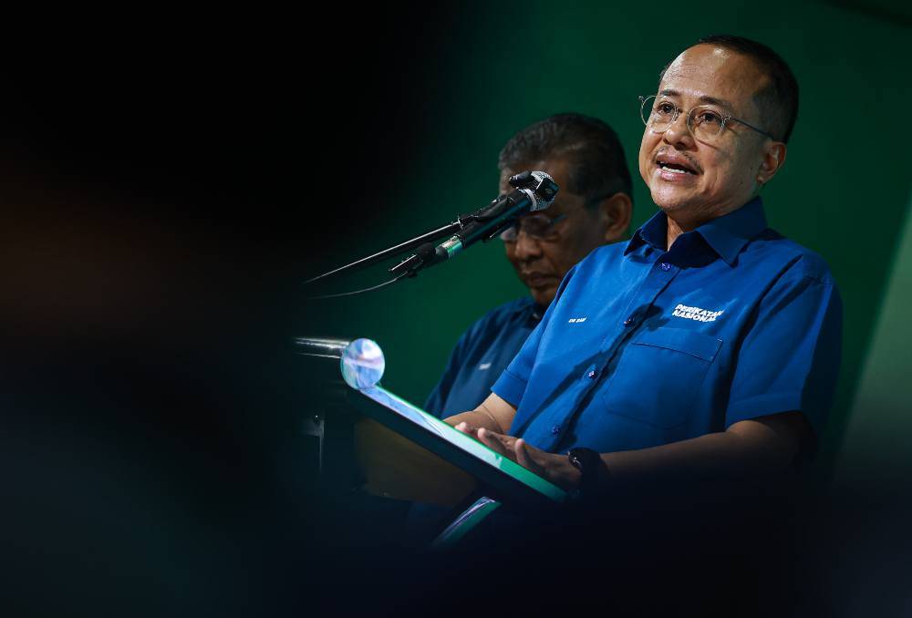 Datuk Seri Dr Ahmad Samsuri Mokhtar. Photo by Bernama