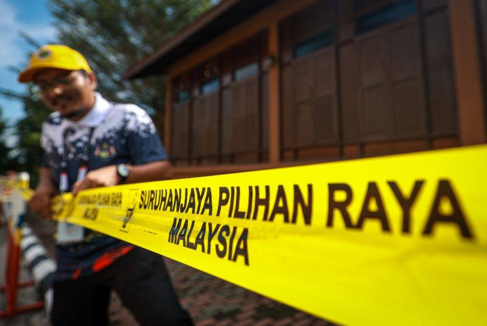The 16th Melaka state election begins today with the nomination of candidates, setting the stage for a 14-day campaign as contenders vie for the 28 state assembly seats. - Photo by Bernama