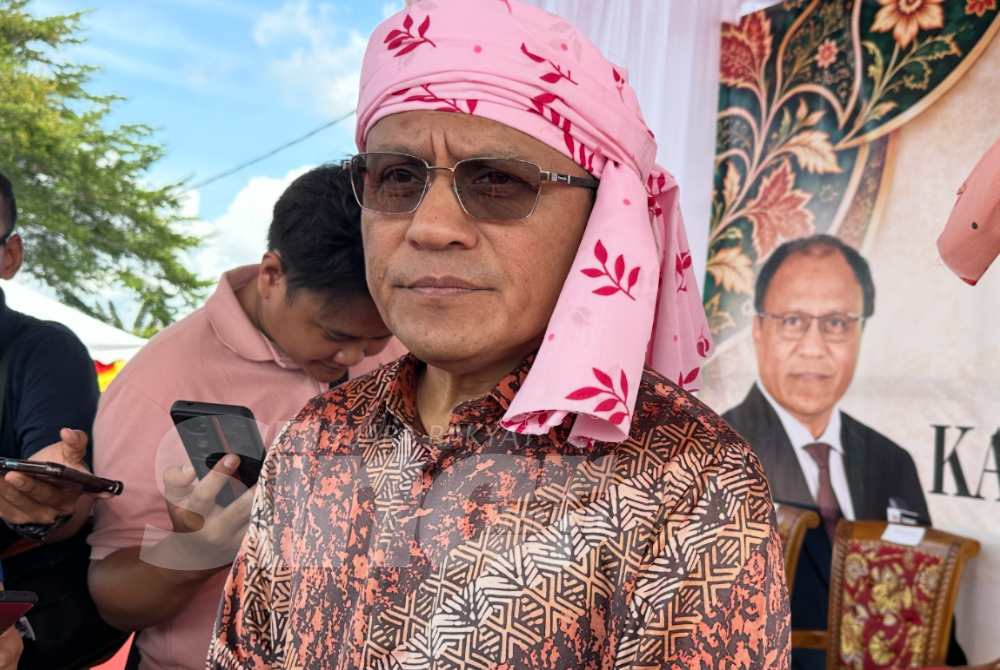 Mohd Dusuki at the inauguration and handover ceremony for the 'Kampung Angkat Madani' (Adopted Village) recreational infrastructure—an initiative by the Attorney General’s Chambers—held at Dataran Pinggiran Warisan, Kampung Kok Lanas, here on Saturday. Photo by ADILA SHARINNI WAHID