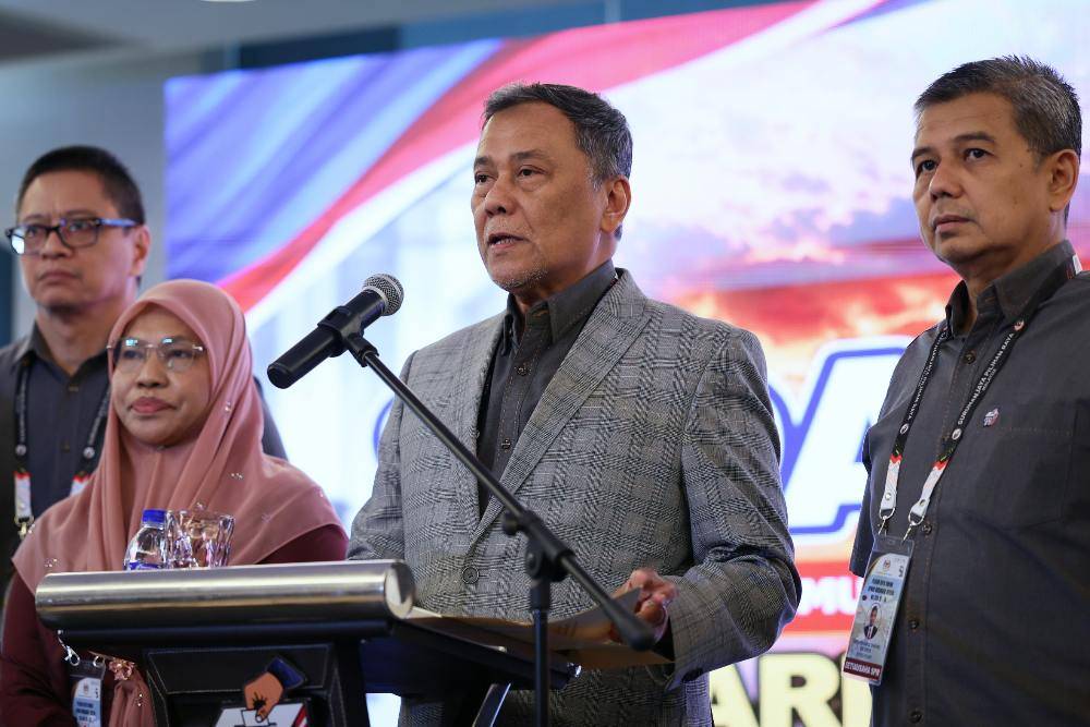 Election Commission (EC) chairman Datuk Seri Ramlan Harun said Pakatan Harapan (PH) would contest 24 seats, followed by Barisan Nasional (BN) with 23, Parti Bersama Malaysia (Bersama) with 16 and Parti Pribumi Bersatu Malaysia (Bersatu) with seven. Photo by Bernama