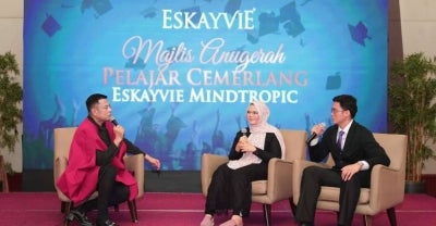 DUTA Eskayvie, Datuk Aznil Hj Nawawi menemuramah Siti Firzanah Mohd Shahrul Hafiz dan Moses Tariq Huzaimi Nor, pelajar yang mendapat keputusan cemerlang straight A’s dalam SPM 2023/2024.