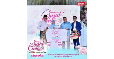 Y.M. Tengku Dato’ Dr. Hishammuddin Zaizi bin Y.A.M Tengku Bendahara Azman Shah Alhaj bersama peserta tempat ketiga.