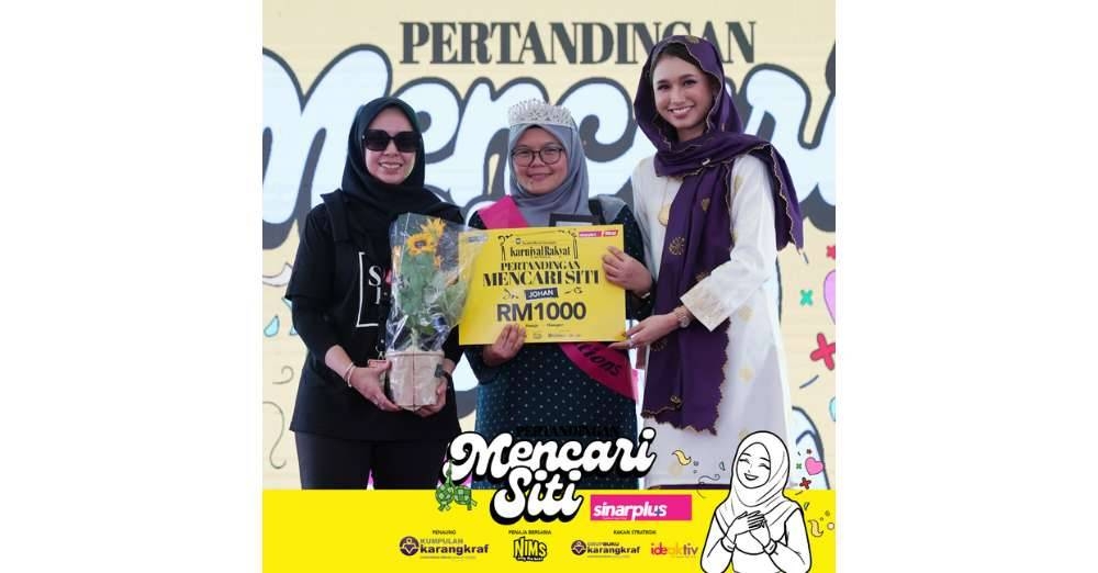 Siti Suryani berjaya merangkul wang tunai RM1,000, hamper dan jambangan bunga.