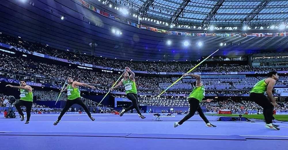 Warga X menyifatkan lontaran Arshad sebagai 'roket.'