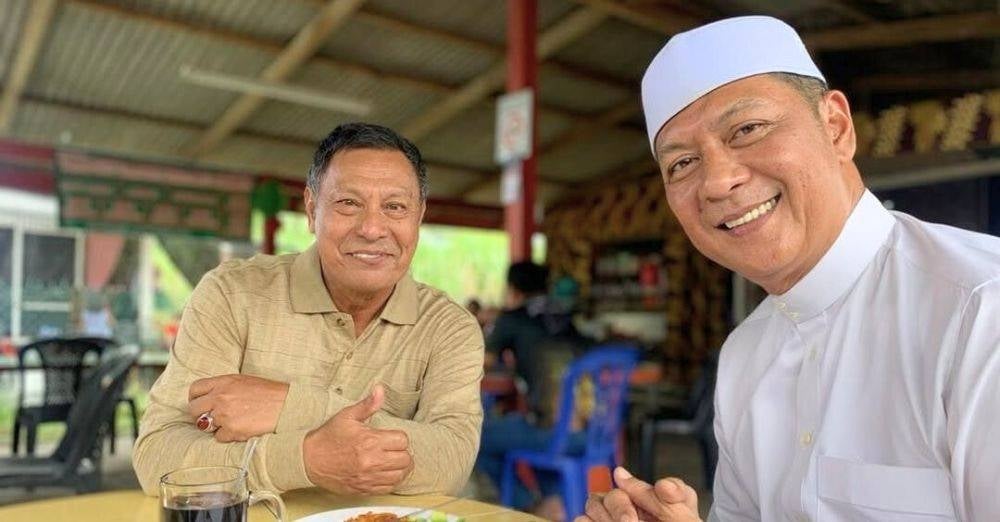 Lan (kiri) di samping pelakon Shamsul Ghau Ghau.