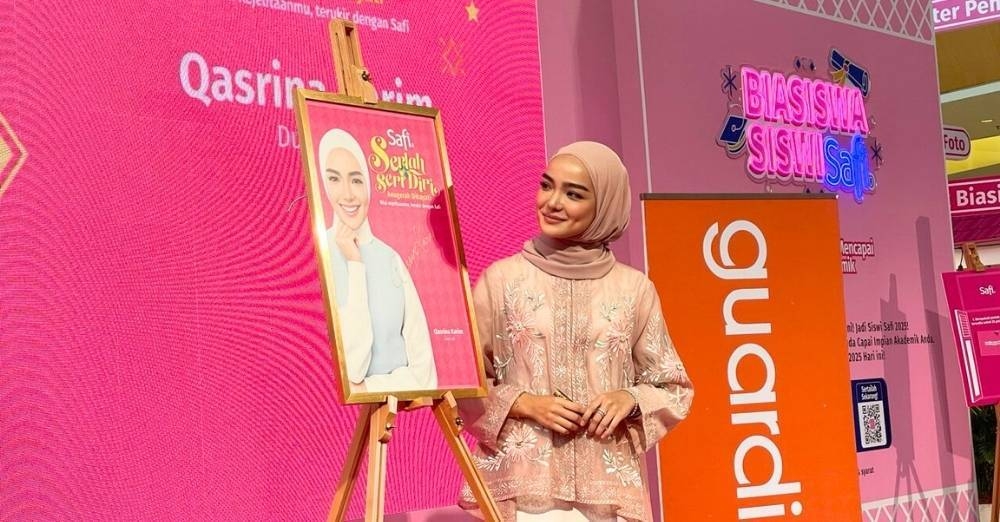 DUTA rasmi Safi, Qasrina Karim yang juga pelakon dan model diraikan sempena Kempen Jelajah Raya SAFI Serlah Seri Diri yang berlangsung hingga 27 April di IOI City Mall.