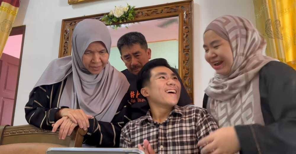 Video memaparkan Amirul Bukhari menyemak keputusan SPM secara dalam talian terdahulu tular. Tangisan bapanya menjadi perhatian dan meruntun hati warganet.