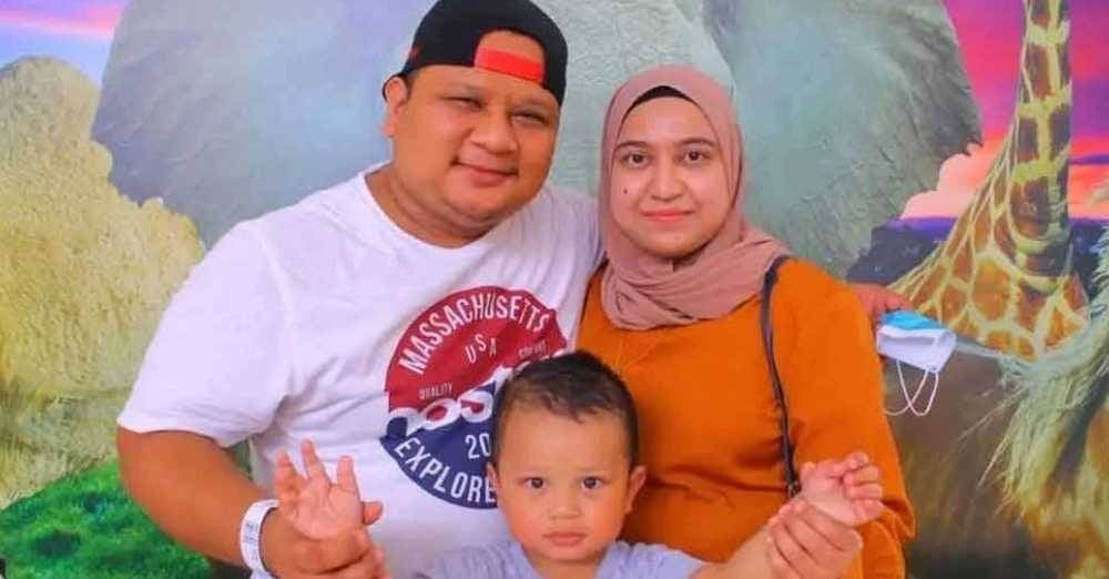 Nur Nabila di samping Allahyarham Muhammad Fazrin dan anak tunggal mereka